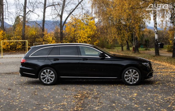 Mercedes-Benz E trieda Kombi 400 4MATIC A/T 2017 černá