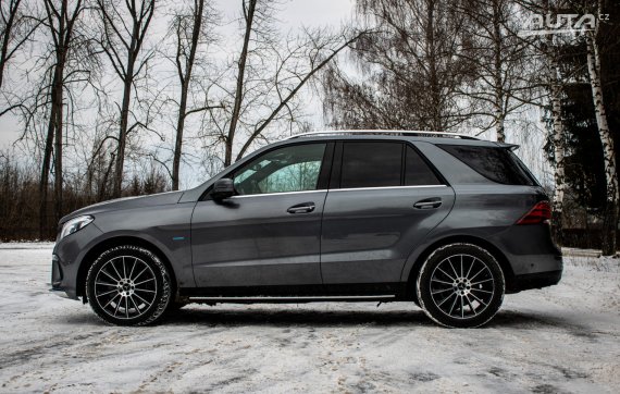 Mercedes-Benz GLE Trieda 550 E 4MATIC 325kW / AJ NA SPLÁTKY / PROTIÚČET 2018 šedá