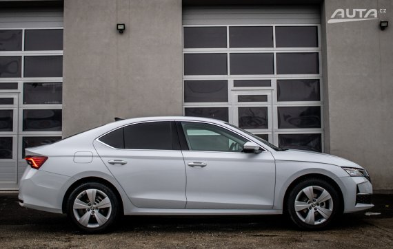 Škoda Octavia Style PLUS 1.5 TSI m-HEV 110kW, A7, 5d. / AJ NA SPLÁTKY / PROTIÚČET 2025 bílá