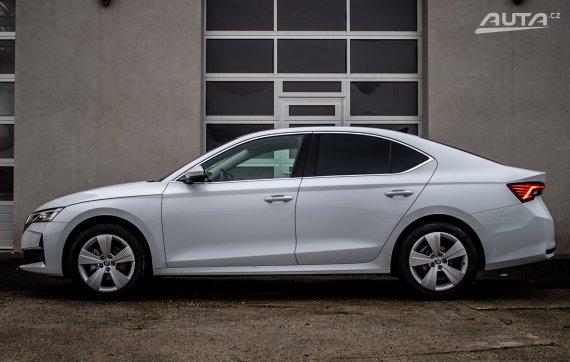Škoda Octavia Style PLUS 1.5 TSI m-HEV 110kW, A7, 5d. / AJ NA SPLÁTKY / PROTIÚČET 2025 bílá