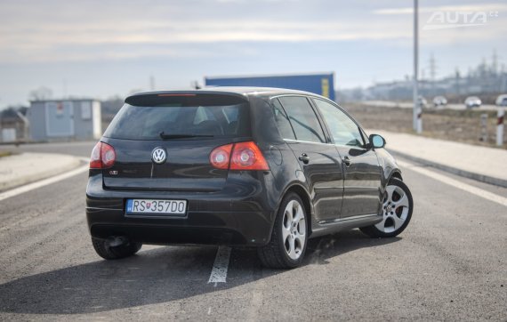 Volkswagen Golf 2.0 FSI GTI Turbo DSG / AJ NA SPLÁTKY / PROTIHODNOTA 2005 černá