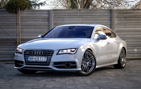 Audi S7 Sportback 4.0 TFSI V8 quattro S tronic / AJ NA SPLÁTKY / 2013 - hlavní pohled
