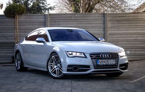 Audi S7 Sportback 4.0 TFSI V8 quattro S tronic / AJ NA SPLÁTKY / 2013 bílá