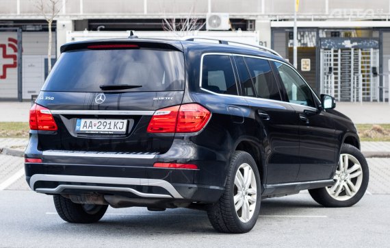 Mercedes-Benz GL 350 CDI BlueTEC 4MATIC, 190kW (2015) / AJ NA SPLÁTKY / PROTIÚČET / 2015 černá