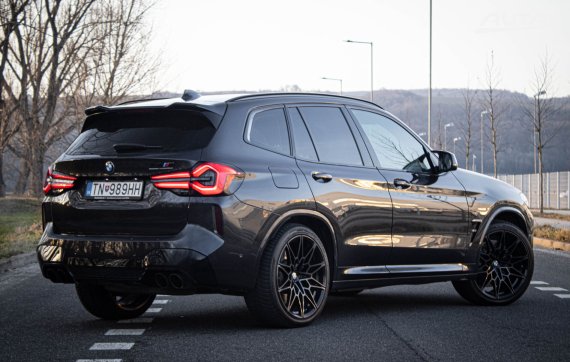 BMW X3 M Competition 2022 šedá