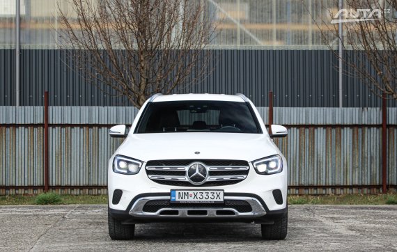 Mercedes-Benz GLC SUV 300 E 4MATIC A/T 245KW 2020 bílá