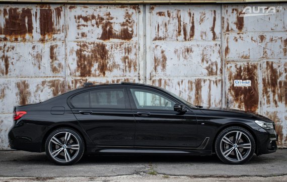 BMW Rad 7 740d xDrive A/T 2017 černá