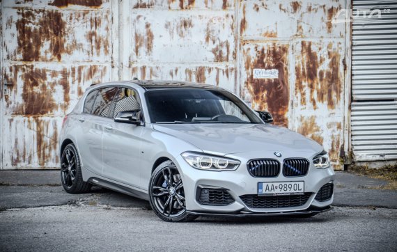 BMW Rad 1 M 140i xDrive A/T 2017 stříbrná metalíza