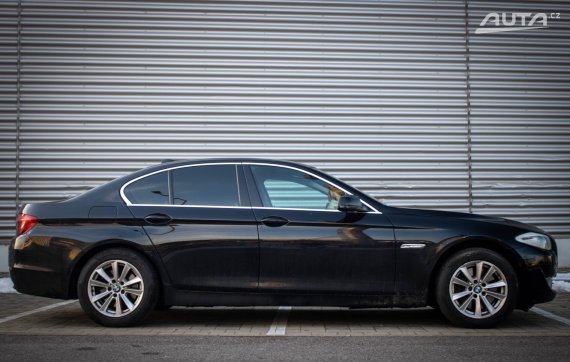BMW Rad 5 525D xDrive 160kW AT/8 2013 / AJ NA SPLÁTKY / 2013 černá