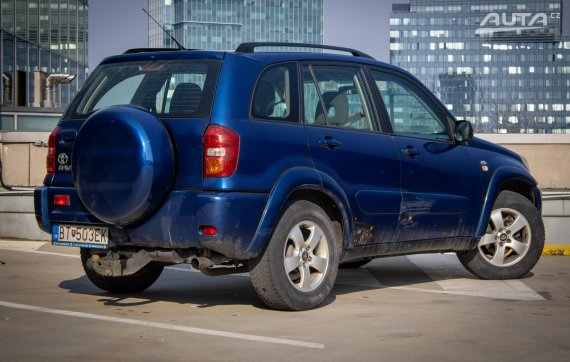 Toyota RAV4 2.0 D-4D / AJ NA SPLÁTKY / PROTIÚČET / 2005 modrá
