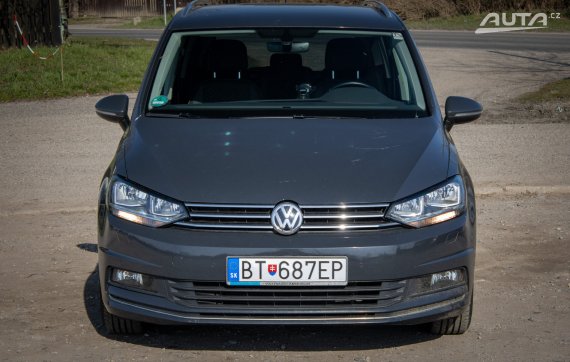 Volkswagen Touran 1.4 TSI ACT DSG / AJ NA SPLÁTKY / PROTIÚČET / 2018 šedá