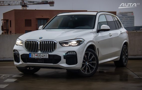 BMW X5 xDrive30d mHEV / AJ NA SPLÁTKY / PROTIÚČET / 2021 - hlavní pohled