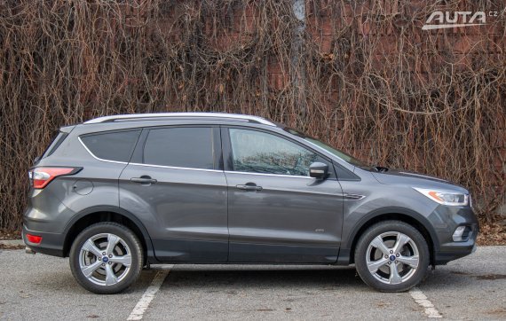 Ford Kuga 2.0 TDCi A/T AWD 4x4 110kw / AJ NA SPLÁTKY/ PROTIHODNOTA / 2016 šedá