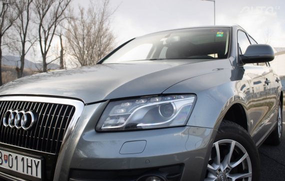 Audi Q5 3.0 TDI quattro 2011 šedá