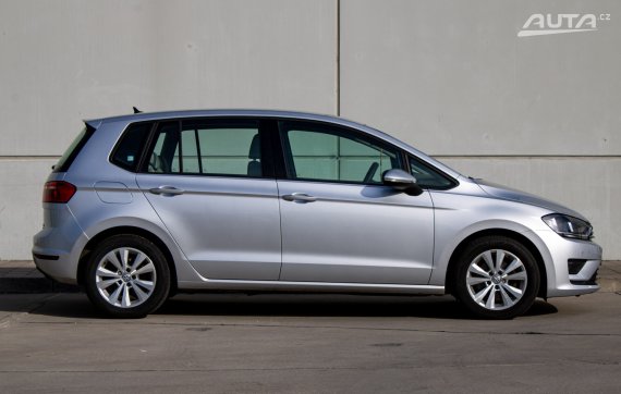 Volkswagen Golf Sportsvan 1.6 TDI / AJ NA SPLÁTKY / PROTIÚČET / 2015 stříbrná metalíza