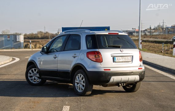 Fiat Sedici 2.0 MultiJet Emotion 4x4 / AJ NA SPLÁTKY / PROTIHODNOTA 2011 šedá