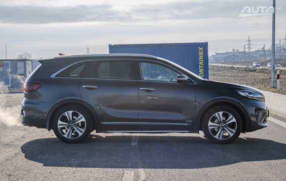 Kia Sorento 2.2 CRDi VGT 4WD ISG Platinum 8 A/T 7m. 2018 šedá