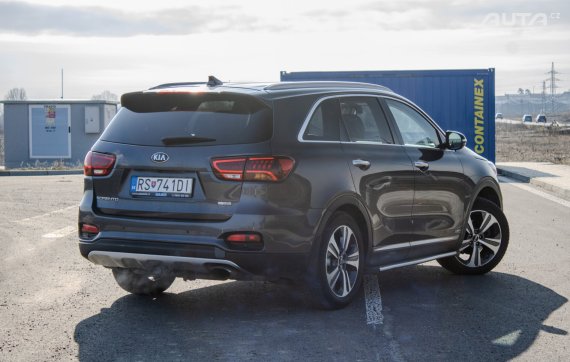 Kia Sorento 2.2 CRDi VGT 4WD ISG Platinum 8 A/T 7m. 2018 šedá