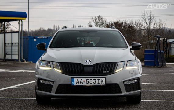 Škoda Octavia Combi 2.0 TDI RS DSG / AJ NA SPLÁTKY / PROTIHODNOTA / 2019 šedá