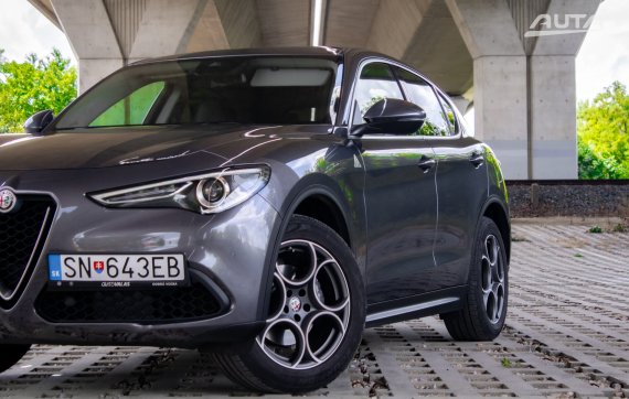 Alfa Romeo Stelvio 2.0T Q4 206kw A/T 2019 šedá