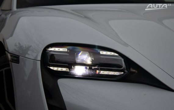 Porsche Taycan 350kw 2023 / AJ NA SPLÁTKY / PROTIÚČET 2023 šedá