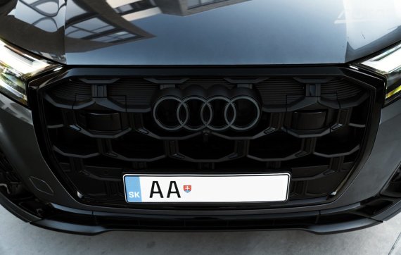 Audi Q7 50 TDI mHEV S-line quattro tiptronic / AJ NA SPLÁTKY / 2024 šedá