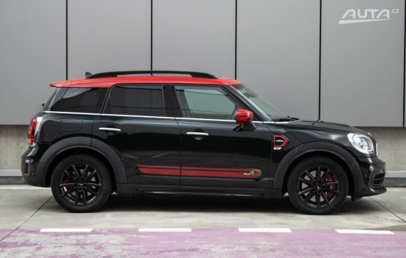 Mini Countryman JCW ALL4 A/T 2019 zelená