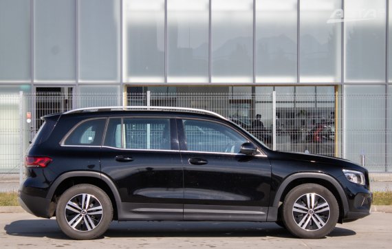 Mercedes-Benz GLB 200d 4Matic A/T, 110kW, A8 / AJ NA SPLÁTKY / PROTIÚČET / 2021 černá