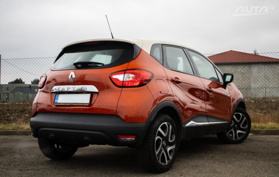Renault Captur 2017 oranžová