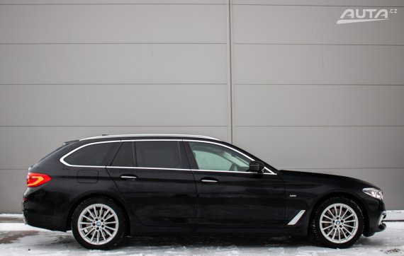 BMW 530 2018 černá