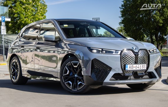 BMW iX 50 XDRIVE 385kW / NA SPLÁTKY / NA PROTIÚČET 2023 šedá