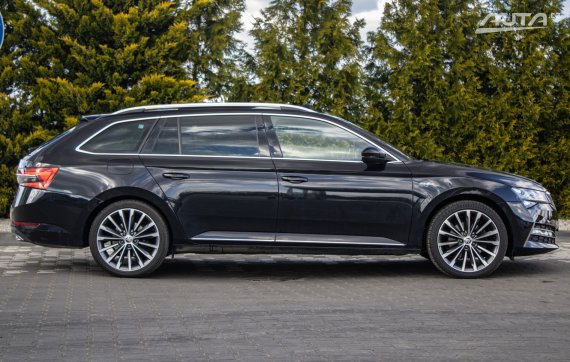 Škoda Superb Combi Laurin a Klement 2.0TDI 147kw DSG 2022 / Odpočet DPH / AJ NA SPLÁTKY / PROTIÚČET 2022 černá