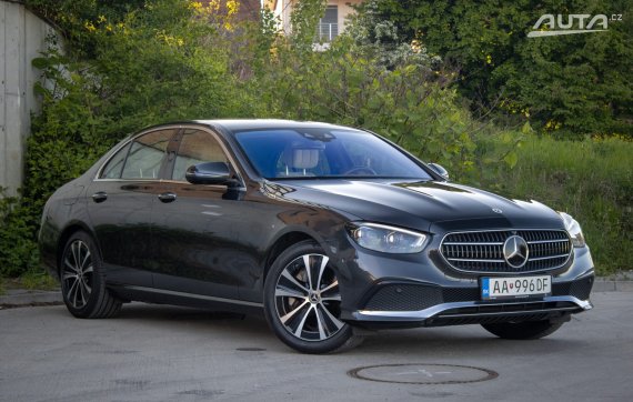 Mercedes-Benz E trieda Sedan 300 mHEV A/T / AJ NA SPLÁTKY / PROTIÚČET / 2021 šedá