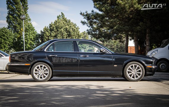 Jaguar XJ6 X350 2.7 D, 152kW, A6, 4d. / AJ NA SPLÁTKY / PROTIHODNOTA / 2007 černá