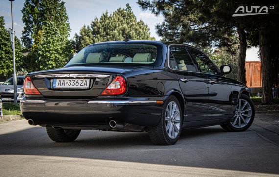 Jaguar XJ6 X350 2.7 D, 152kW, A6, 4d. / AJ NA SPLÁTKY / PROTIHODNOTA / 2007 černá