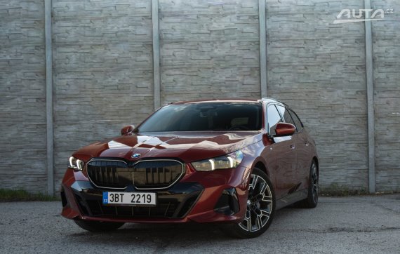 BMW 520 Touring 2024 - hlavní pohled
