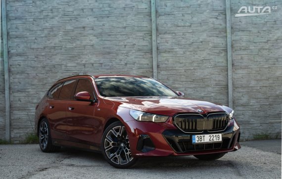 BMW 520 Touring 2024 červená