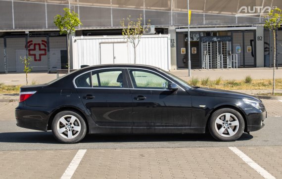 BMW Rad 5 525d / 145kw / A6 / AJ NA SPLÁTKY / PROTIÚČET 2007 černá