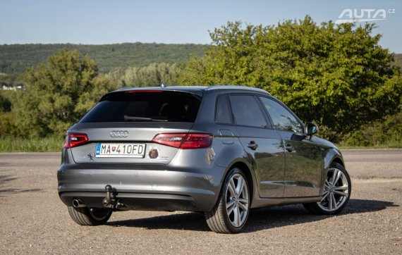 Audi A3 Sportback 1.6 TDI 81kW S-line M6 / AJ NA SPLÁTKY / PROTIÚČET 2016 šedá