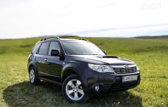 Subaru Forester 2.0 XS Comfort.  FINANCOVANIE/PROTIÚČET 2010 černá