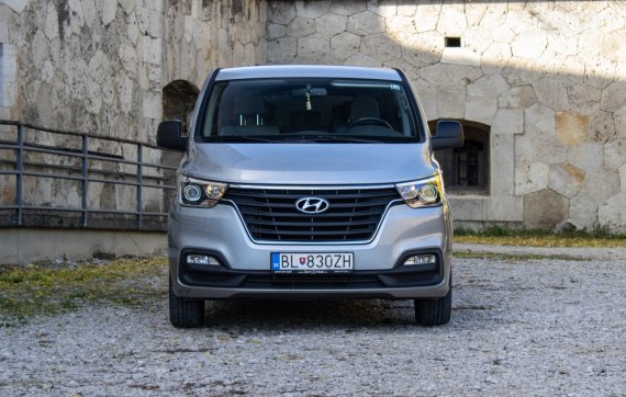 Hyundai H1 2.5 CRDi VGT E6 Tour A/T AJ NA SPLÁTKY/PROTIÚČET 2019 šedá