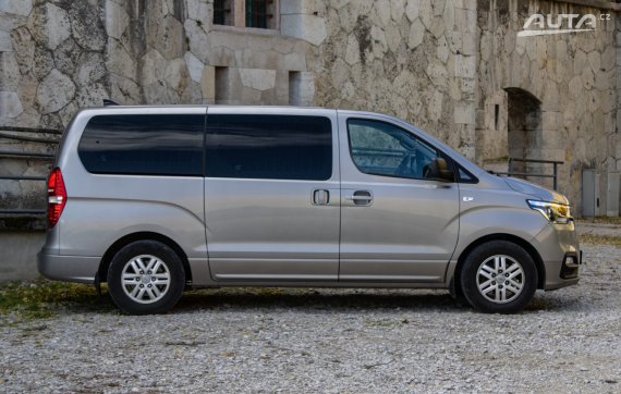 Hyundai H1 2.5 CRDi VGT E6 Tour A/T AJ NA SPLÁTKY/PROTIÚČET 2019 šedá