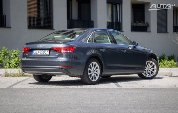 Audi A4 2.0 TDI Design S tronic, 110kW, A7 / AJ NA SPLÁTKY / 2016 šedá