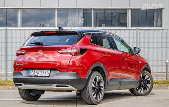 Opel Grandland X 1.6 TURBO S&amp;S Ultimate A/T8 2020 červená