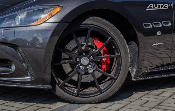 Maserati GranTurismo S 4.7L V8 MANSORY ext. / Carbon / AJ NA SPLÁTKY / PROTIÚČET 2008 šedá