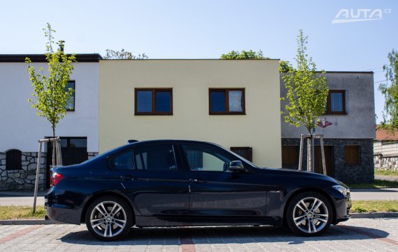 BMW 335  xDrive F30 N55 2012 modrá