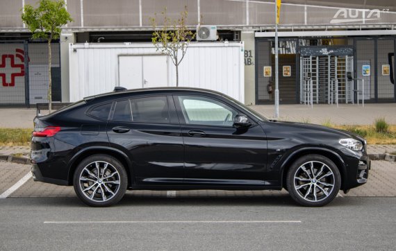 BMW X4 xDrive 20d M Sport / 140kW / A8 / ZÁRUKA / AJ NA SPLÁTKY / PROTIÚČET 2019 černá