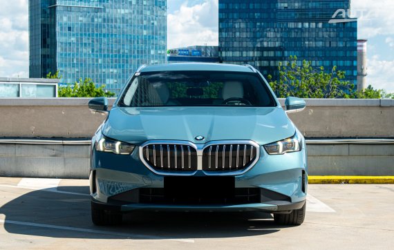 BMW Rad 5 Touring 540d xDrive 210kw  v ZÁRUKE / AJ NA SPLÁTKY / PROTIÚČET 2024 zelená