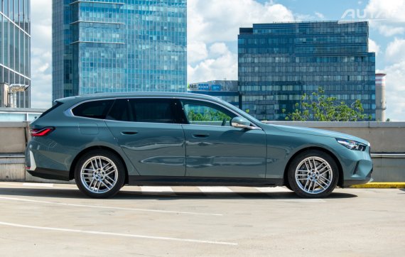 BMW Rad 5 Touring 540d xDrive 210kw  v ZÁRUKE / AJ NA SPLÁTKY / PROTIÚČET 2024 zelená