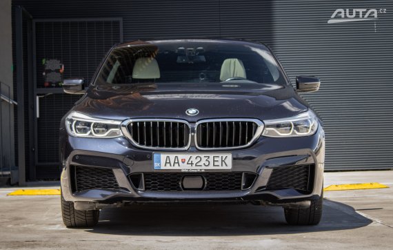 BMW Rad 6 GT 640i xDrive 250kW, AT/8 / AJ NA SPLÁTKY / PROTIÚČET / 2019 černá